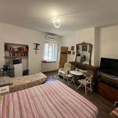 Room Saronno + B&B-3
